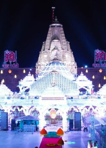અંબાજી – અંબાજી મંદિર અને ગબ્બર ખાતે ધજા ચડાવવા ટ્રસ્ટ દ્વારા નક્કી કરાયો ચાર્જ….