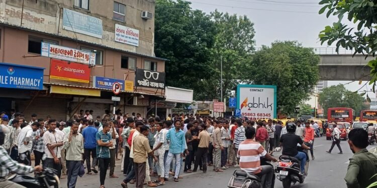 અમદાવાદ અખબારનગર ખાતે બનાવેલ શ્રમિક સુવિધા કેન્દ્ર બન્યું શોભના ગાંઠીયા સમાન