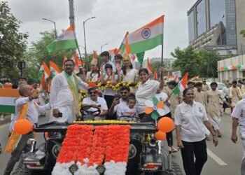 અમદાવાદના સાયન્સ સિટી વિસ્તારમાં ભવ્ય ‘તિરંગા યાત્રા’ યોજાઈ