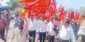 ભાદરવી પૂનમના મહામેળામાં માં અંબાના ચરણોમાં ડુંગરી ભીલ સમાજની ભક્તિ