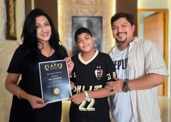 Rian Mukherjee bags Best Child Actor at the Los Angeles Film Awards.