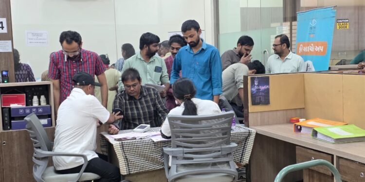 ગુજરાત રાજ્ય નાગરિક પુરવઠા નિગમના ૪૬મા સ્થાપના દિવસ નિમિત્તે આરોગ્ય તપાસ અને રક્તદાન કેમ્પ યોજાયો