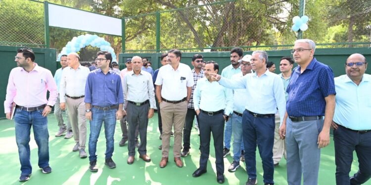 ભાવનગર રેલવે કોલોનીમાં નવનિર્મિત લૉન ટેનિસ કોર્ટનું શુભારંભ, રેલવે કર્મચારીઓને રમતગમત અને ફિટનેસની વ…