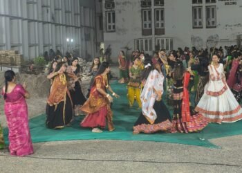 શ્રીમતી ગાંધી મહિલા કૉલેજના પાવન પરિસરમાં “રાસરાત્રી મહોત્સવ 2026” ની શાનદાર ઉજવણી