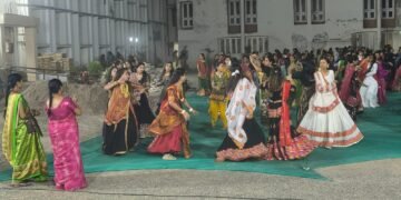 શ્રીમતી ગાંધી મહિલા કૉલેજના પાવન પરિસરમાં “રાસરાત્રી મહોત્સવ 2026” ની શાનદાર ઉજવણી