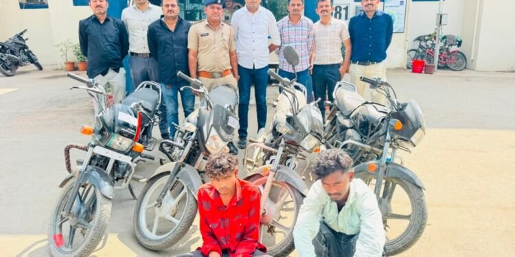 અંબાજી પોલીસ સ્ટેશન વિસ્તારમાંથી ચોરીના કુલ-૪ મોટર સાયકલ સાથે બે ઈસમોને પકડી પાડતી અંબાજી, બનાસકાંઠા…