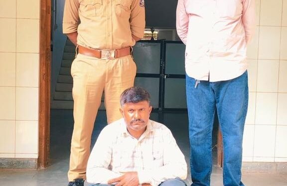 બોટાદ જિલ્લાના ગઢડા પોલીસ સ્ટેશનની મોટી કામગીરી: છેલ્લા બે વર્ષથી નાસતા ફરતા આરોપી ઝડપાયો