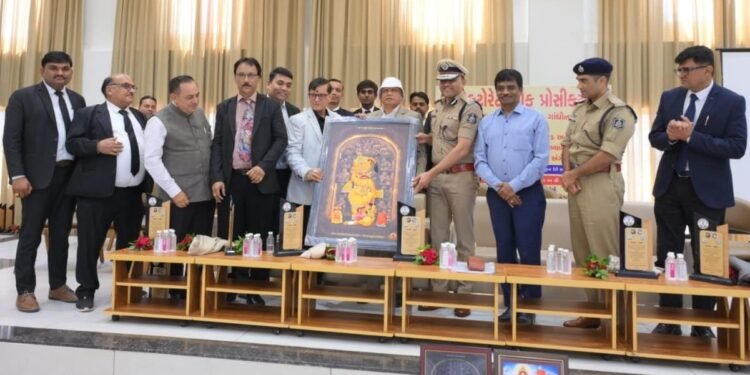 ​બોટાદમાં સરકારી વકીલો, પોલીસ અધિકારીઓ અને મેજિસ્ટ્રેટ્સ માટે ભવ્ય કાનૂની તાલીમ શિબિર સંપન્ન